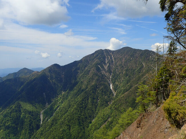 大無間山と高山・笹山