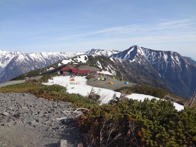 残雪の蝶ヶ岳