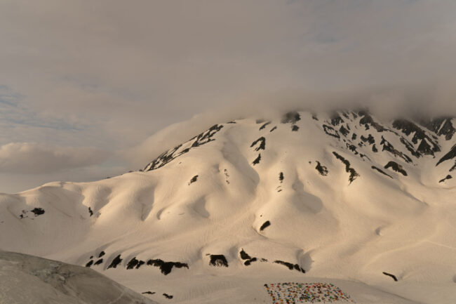 残雪の雄山登頂　感動絶景！白銀の立山！